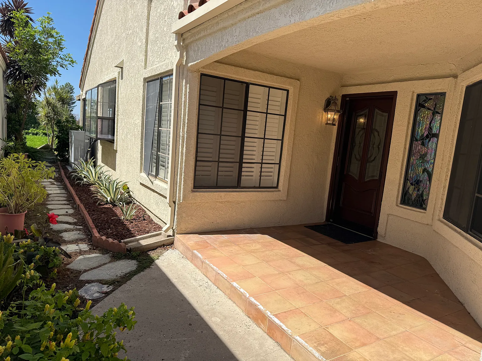 2 bed, 1818 sqft, $4,300 — Photo 2