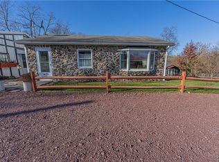 3997 Friedens Rd, Slatington, PA 18080