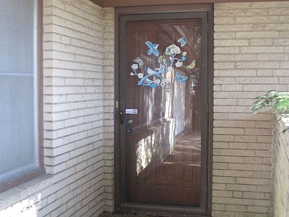 2nd image of 5000 Lakeshore Dr