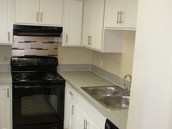 2nd image of 6306 Newtown Cir APT B4