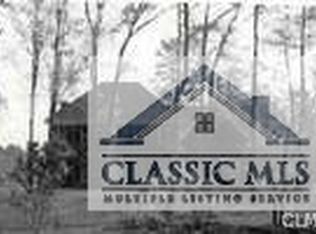 1031 Millers Lake Dr, Bogart, GA