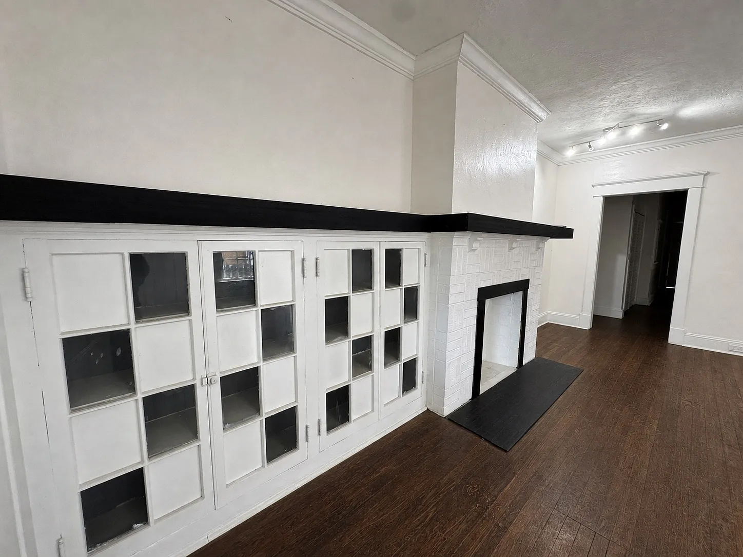 4 bed, 2800 sqft, $2,950 — Photo 3
