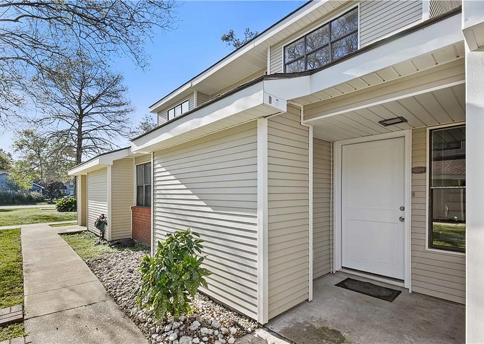 1st image of 414 Cedarwood Dr #414