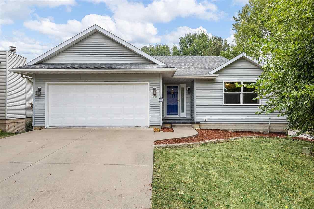 1058 Briar Dr, Iowa City, IA 52240 MLS 202304806 Zillow