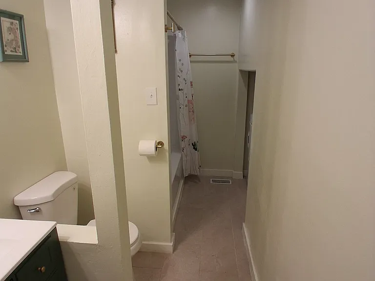 1086 S Newstead Ave #2 — Photo 9