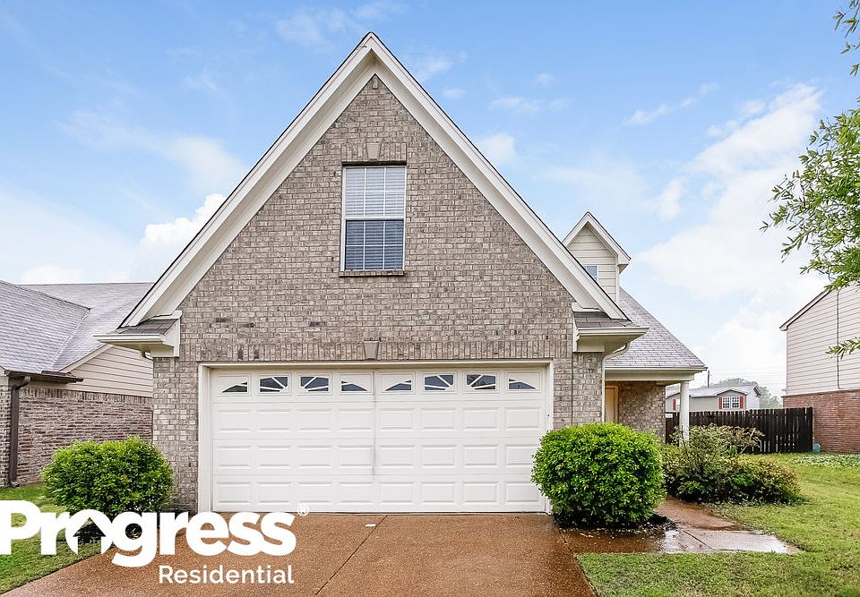 1st image of 10325 Cottage Oaks Dr