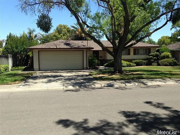 6009 Annrud Way photo 1