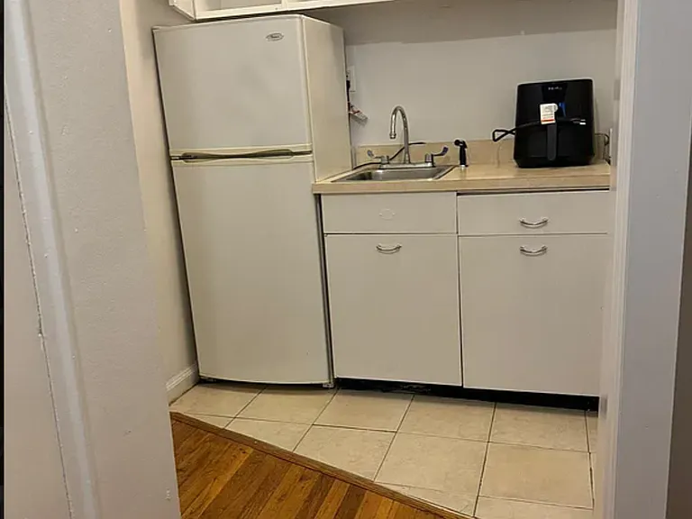 252 E 89th St #3A — Photo 6