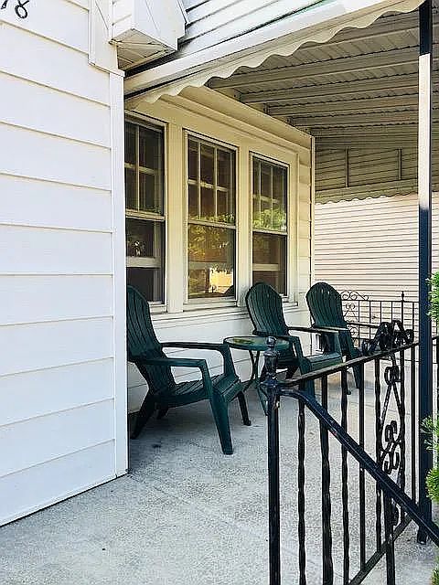 Front porch - chairs included
