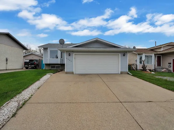 3227 145th Ave NW, Edmonton, AB T5Y 2E9