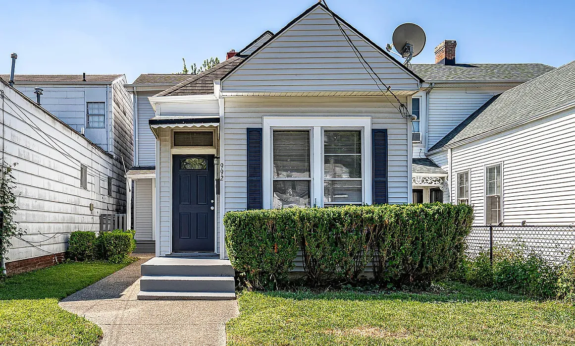 4 bed, 2.0 bath, 1665 sqft, $2,050 — Photo 1