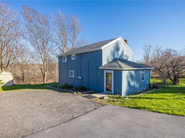 556 Middle Rd, Henrietta, NY 14467