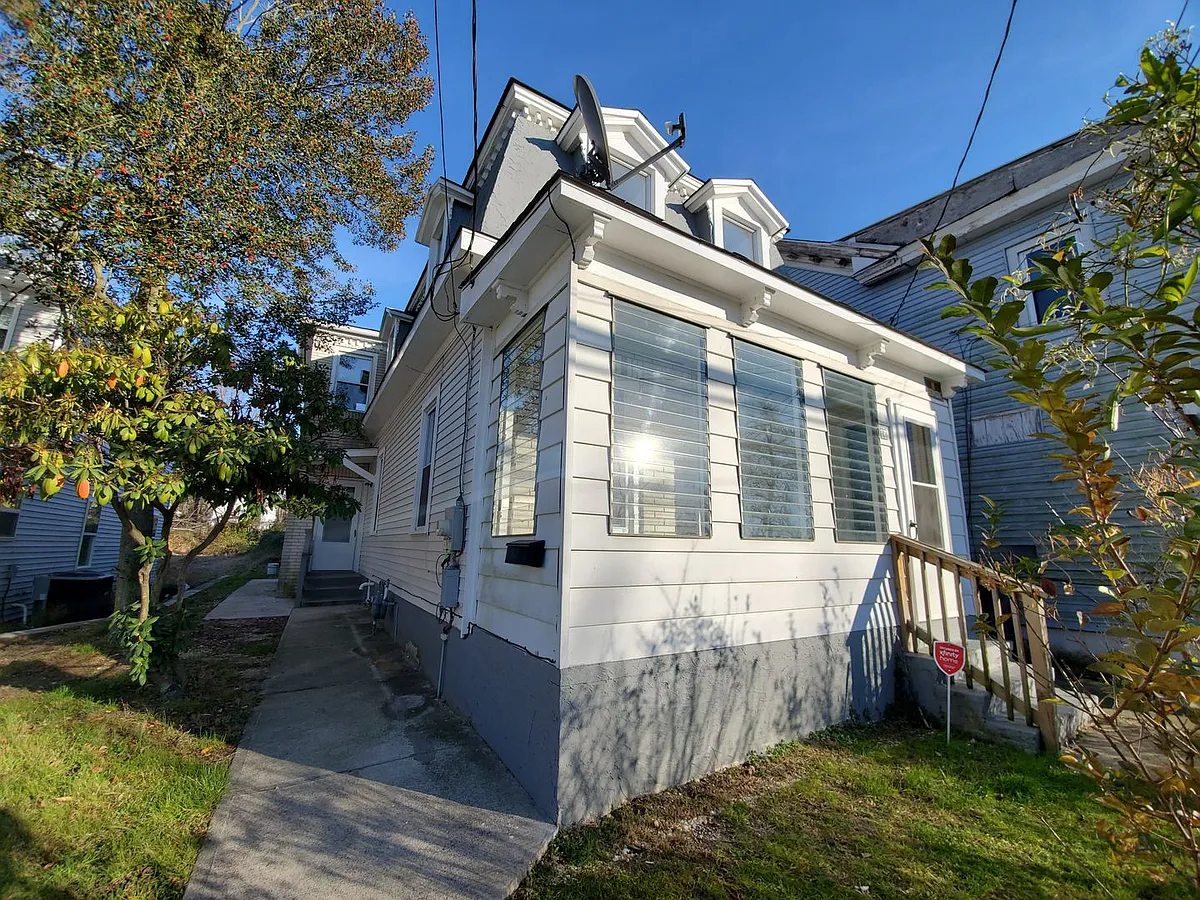 Building Photo - 83 South Ave
