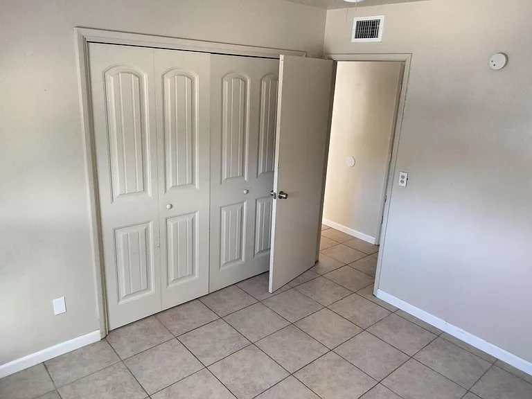 446 E Calle Arizona #3 — Photo 5