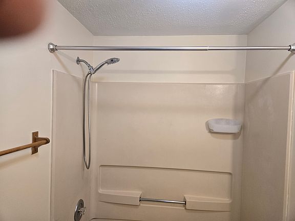 3rd image of 5716 Glendale Dr APT 3