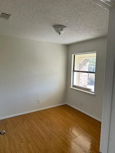3 bed, 1185 sqft, $1,695 — Photo 4