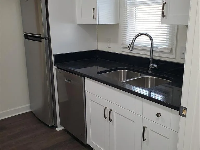 1444 W 41st St #2A — Photo 18