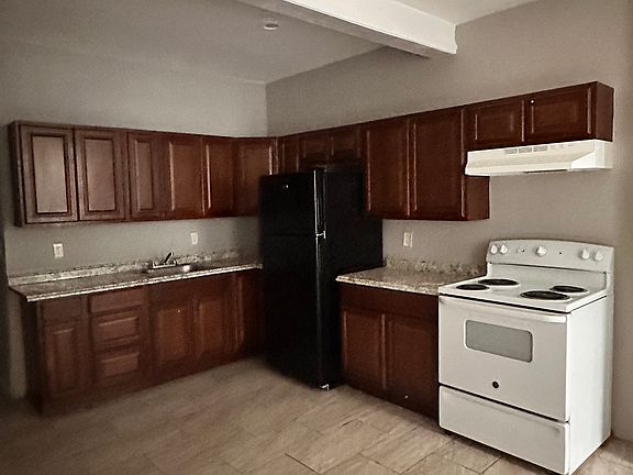 2nd image of 1637 W Stiles St #A