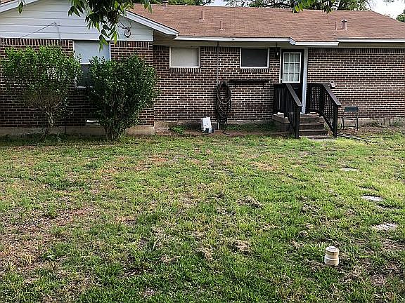 5th image of 303 E Rio Grande St