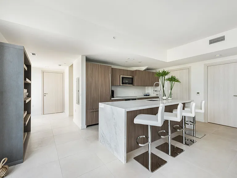 401 N Birch Rd #Townhouse 1 — Photo 8