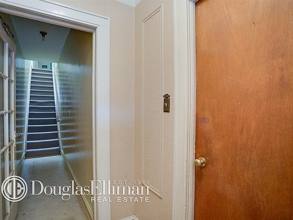 3rd image of 3044 37th St