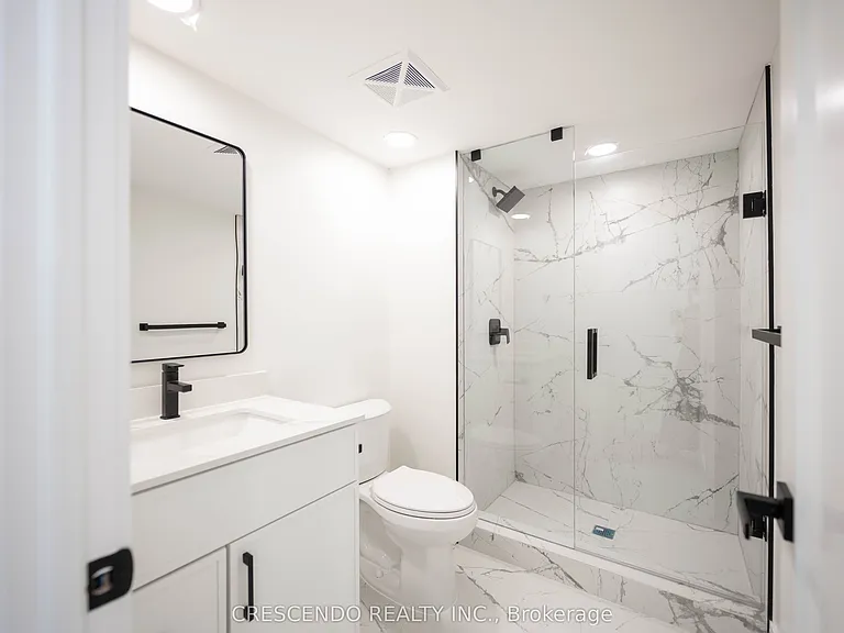 50 Eglinton Ave W #1006 — Photo 11
