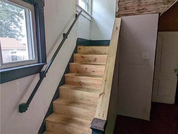 5th image of 1259 E 23rd St