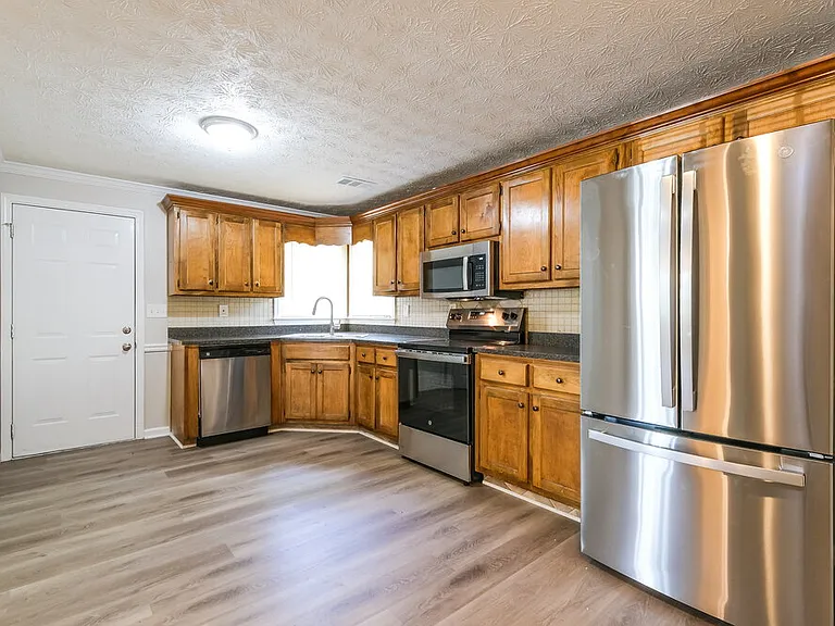 1325 Burning Bush Dr — Photo 9