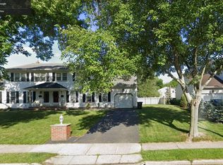 74 Primrose Ln #B, Paramus, NJ 07652