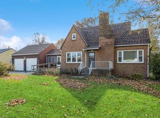 205 E 11th St, Tipton, IA 52772