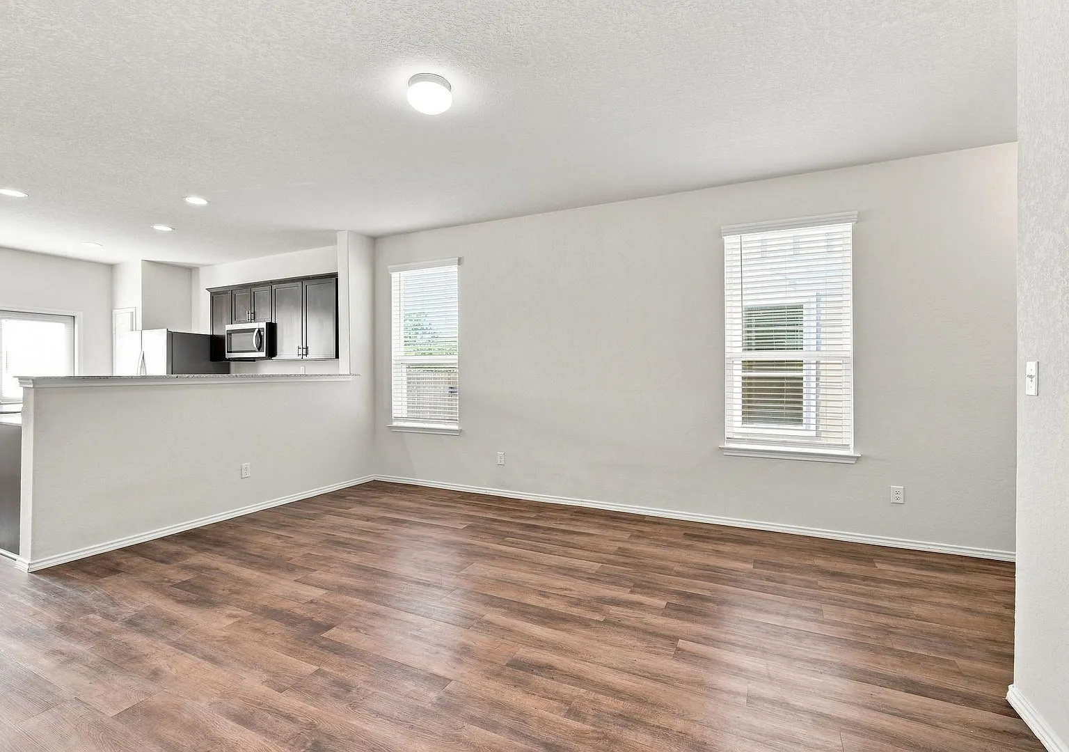 Comfort, Convenience & Easy Living in Davis Ranch — Photo 4