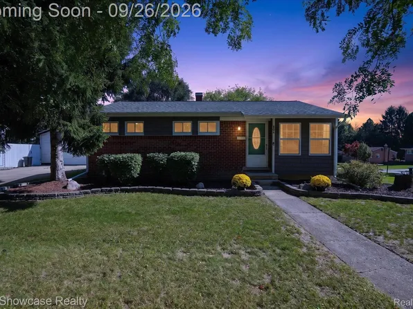 804 Bishop St, Milford, MI 48381