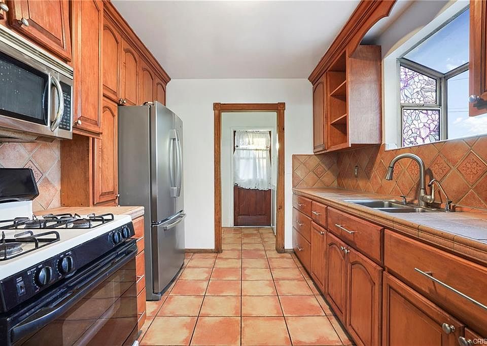 1st image of 8027 Teesdale Ave