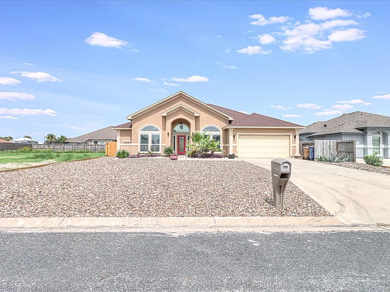 15501 Escapade St — Photo 41