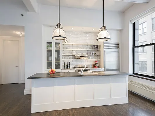 Sold by Sotheby's International Realty | media 9