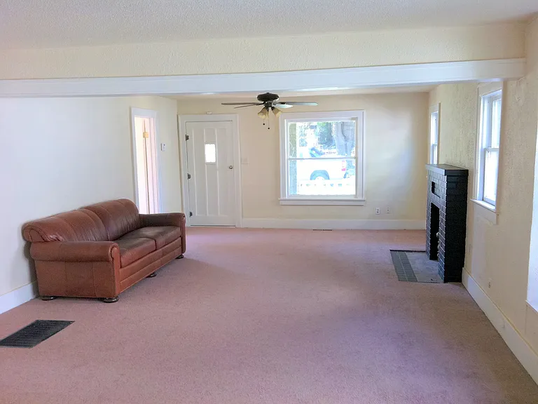 543 N Santa Fe Ave — Photo 3