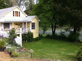 105 Inman Ln, Grants Pass, OR 97526