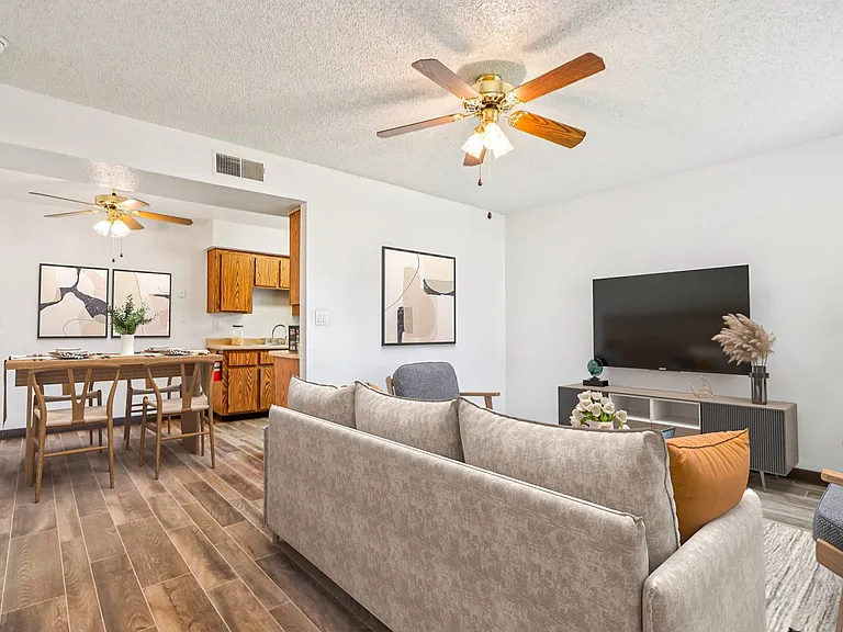 Sunrise in Chandler Apartments — Photo 38