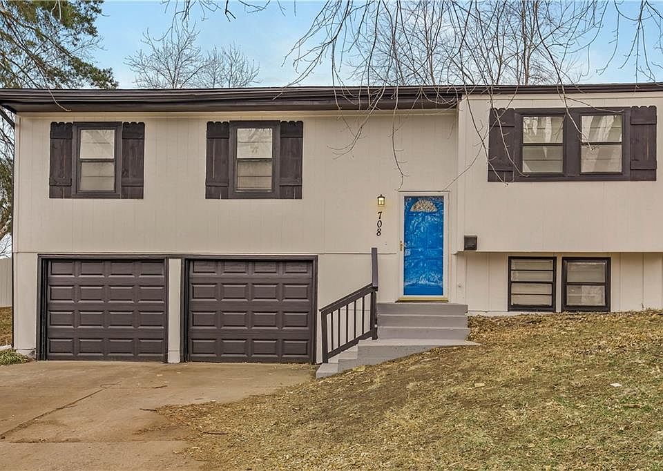 1st image of 708 NE Westwind Dr