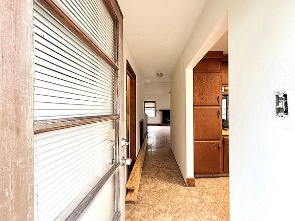 2nd image of 2806 Pearl St