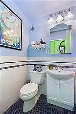 Sold by Douglas Elliman | media 15