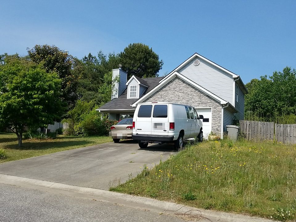 2nd image of 37 Maple Hill Dr