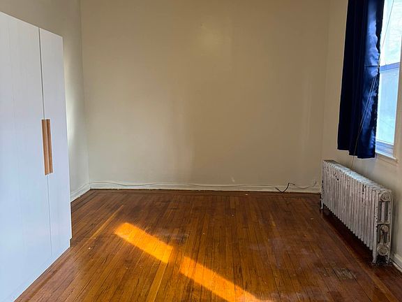 4th image of 36-40 Crescent St #3
