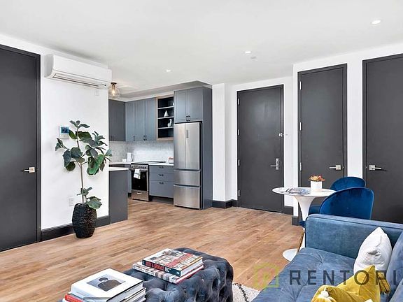4th image of 1134 Fulton St #527