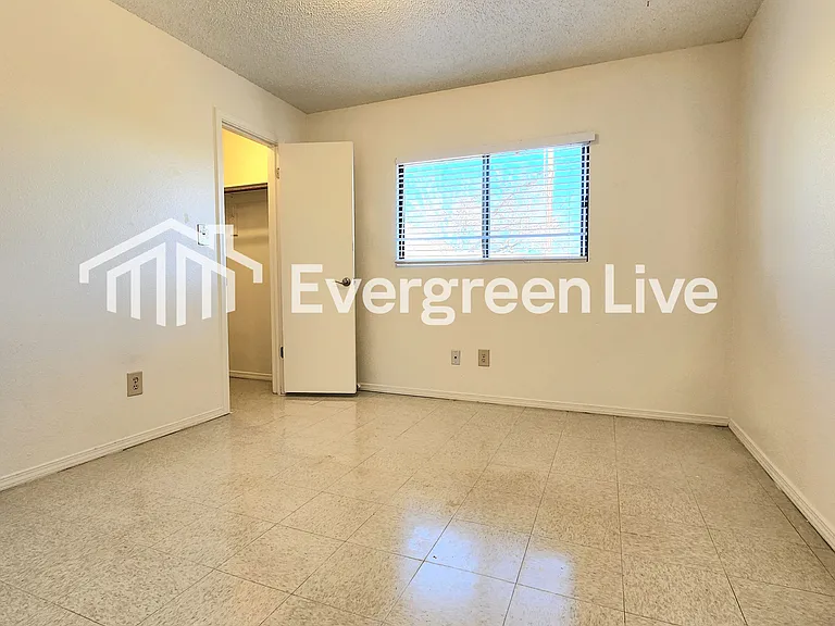 2102 Santa Clara Ct — Photo 16