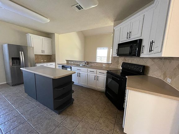 3rd image of 1602 Melissa Oaks Ln