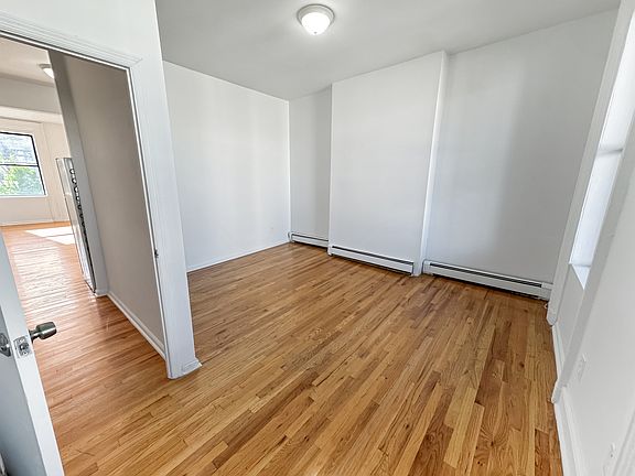 5th image of 616 Washington St #1