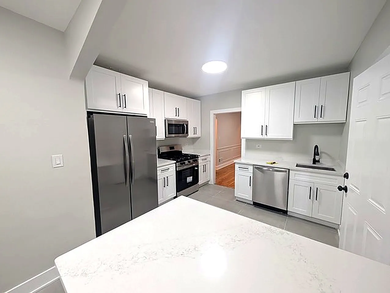 3 bed, 1400 sqft, $2,295 — Photo 2