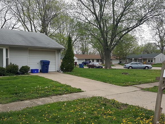 4th image of 3206 Ridgewood Dr