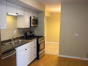4th image of 2048 Country Club Dr #4G